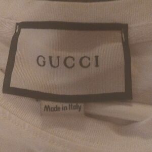 GUCCI T-shirt Bugs Bunny embossed.  New